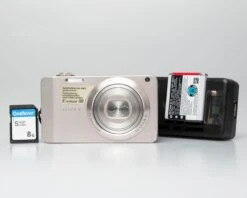 Sony Cyber-Shot G DSC-WX10 16.2MP Digicam W/ 8 GB Memory Card + Charger + Battery (serial 7360324)(Sony Cyber Shot G Dsc Wx10 16 2mp Digicam W 8 Gb Memory Card Charger Battery Serial 7360324)