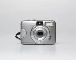 Vivitar Vivicam 3.3 MP Digicam W/ USB Cable (uses AA Batteries + SD Cards)(Vivitar Vivicam 3 3 Mp Digicam W Usb Cable Uses Aa Batteries Sd Cards) -Vintage Camera Store vivitar vivicam 5.1mm 3.3 megapixel Digitalcamera digicam 20250405 4