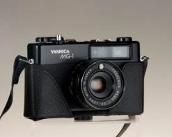 Yashica MG-1 Rangefinder 35mm Camera(Yashica Mg 1 Rangefinder 35mm Camera)