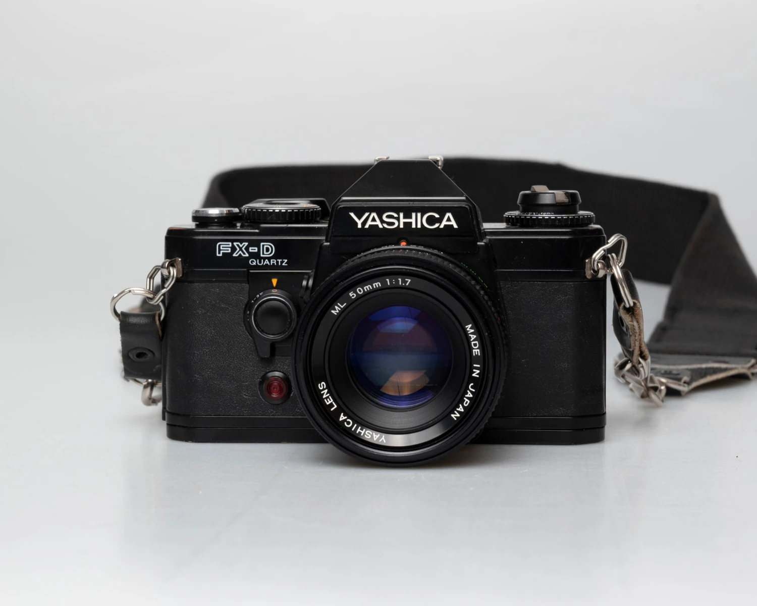 Yashica FX-D Quartz 35mm Film SLR + Boxed 50mm F1.7 Lens + Manual (serial 282722) | Film🎞tested(Yashica Fx D 35mm Film Slr Boxed 50mm F1 7 Lens Manual Serial 282722 Film🎞tested) 5 Yashica FX-D Quartz 35mm Film SLR + Boxed 50mm F1.7 Lens + Manual (serial 282722) | Film🎞tested(Yashica Fx D 35mm Film Slr Boxed 50mm F1 7 Lens Manual Serial 282722 Film🎞tested) - Image 5