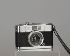 Yashica Mimy Half-frame 35mm Camera Plus Braun Flash(Yashica Mimy Half Frame 35mm Camera Plus Braun Flash) -Vintage Camera Store yashica mimy half frame35mm withBraunFlash 20201028 146